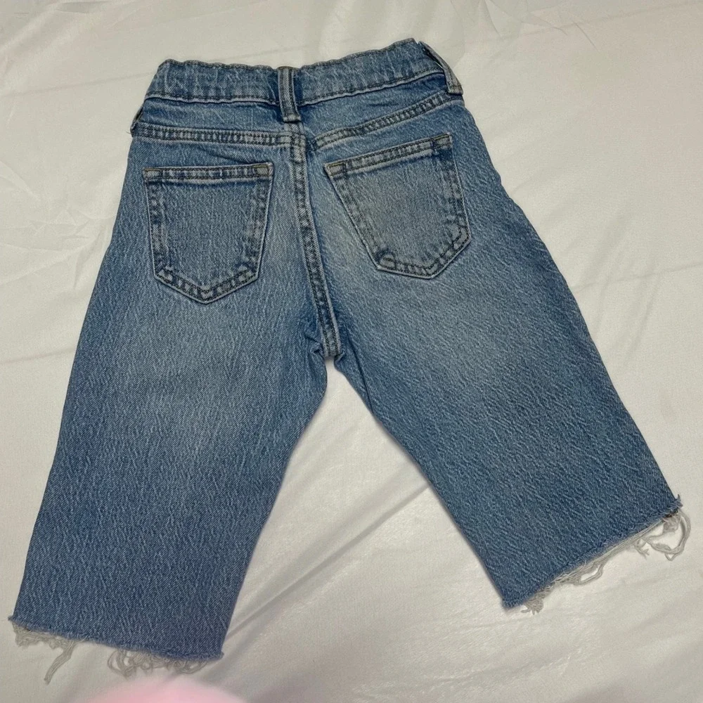 Old Navy Boys Size 5 Original Taper Built-In Flex Distressed Denim Shorts Blue